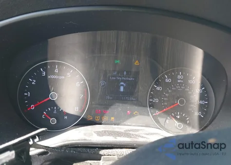 2018 Kia Sportage Lx z USA, uszkodzony, nr VIN KNDPM3AC8J7348067